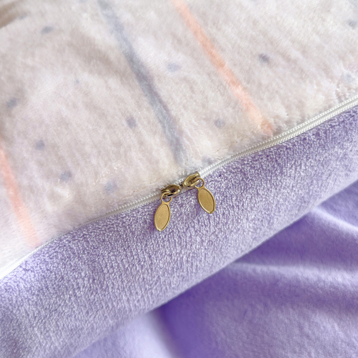 91家纺网 家纺一手货源 找家纺 灿哈家纺 2025新款200g加厚款小清新牛奶绒印花四件套 精灵狗