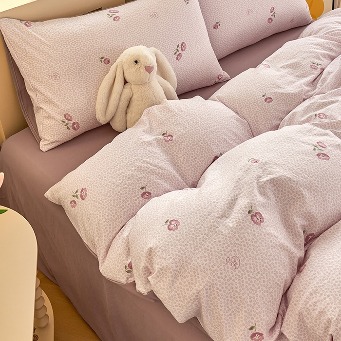 91家纺网 家纺一手货源 找家纺 卢赛尔 2025新款亲肤水洗珍珠棉印花单被套 相思粉