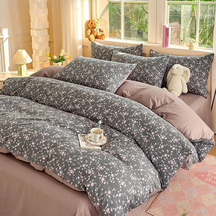 91家纺网 家纺一手货源 找家纺 卢赛尔 2025新款亲肤水洗珍珠棉印花单被套 南粉-灰