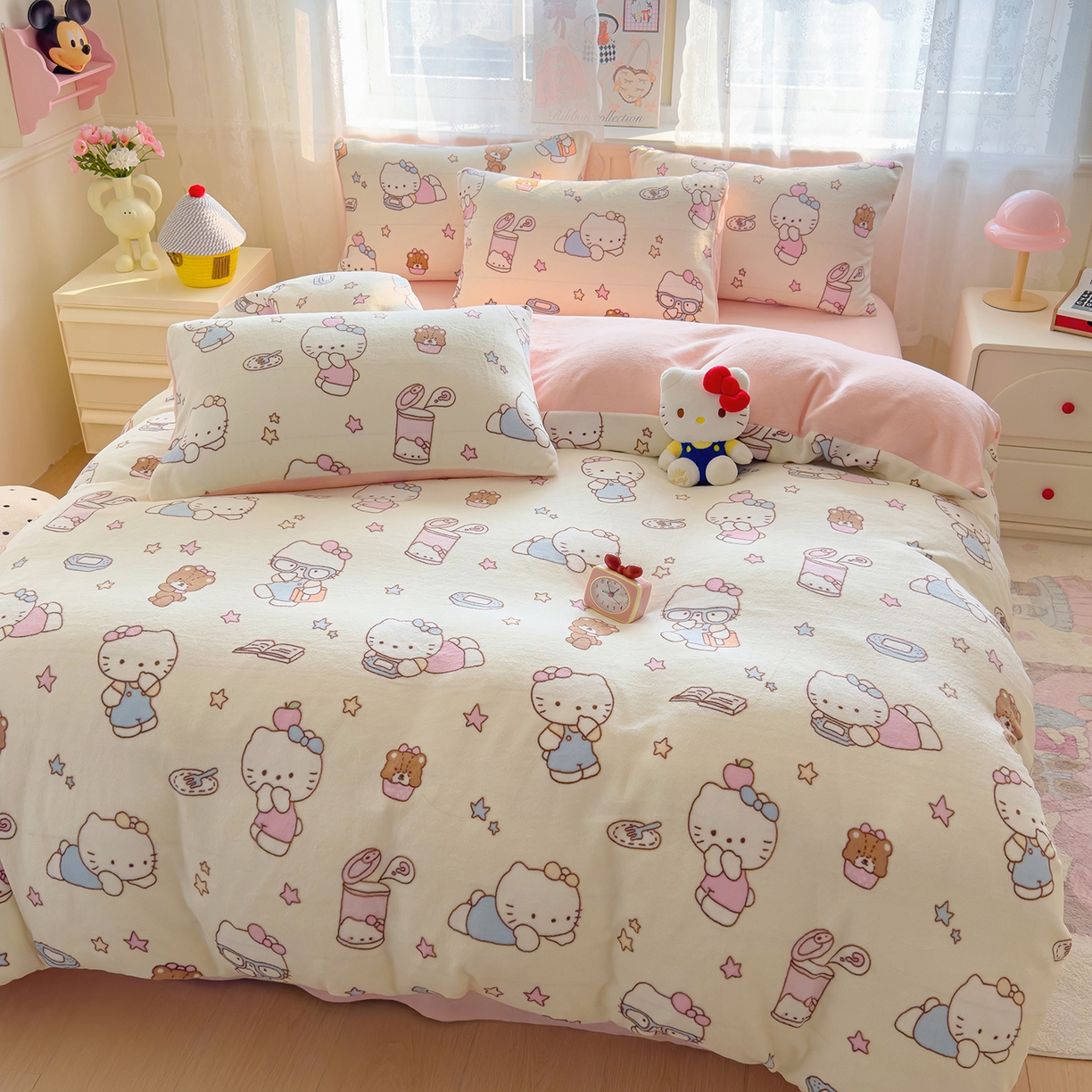 91家纺网 家纺一手货源 找家纺 灿哈家纺 2025新款200g加厚款小清新牛奶绒印花四件套 可蒂猫