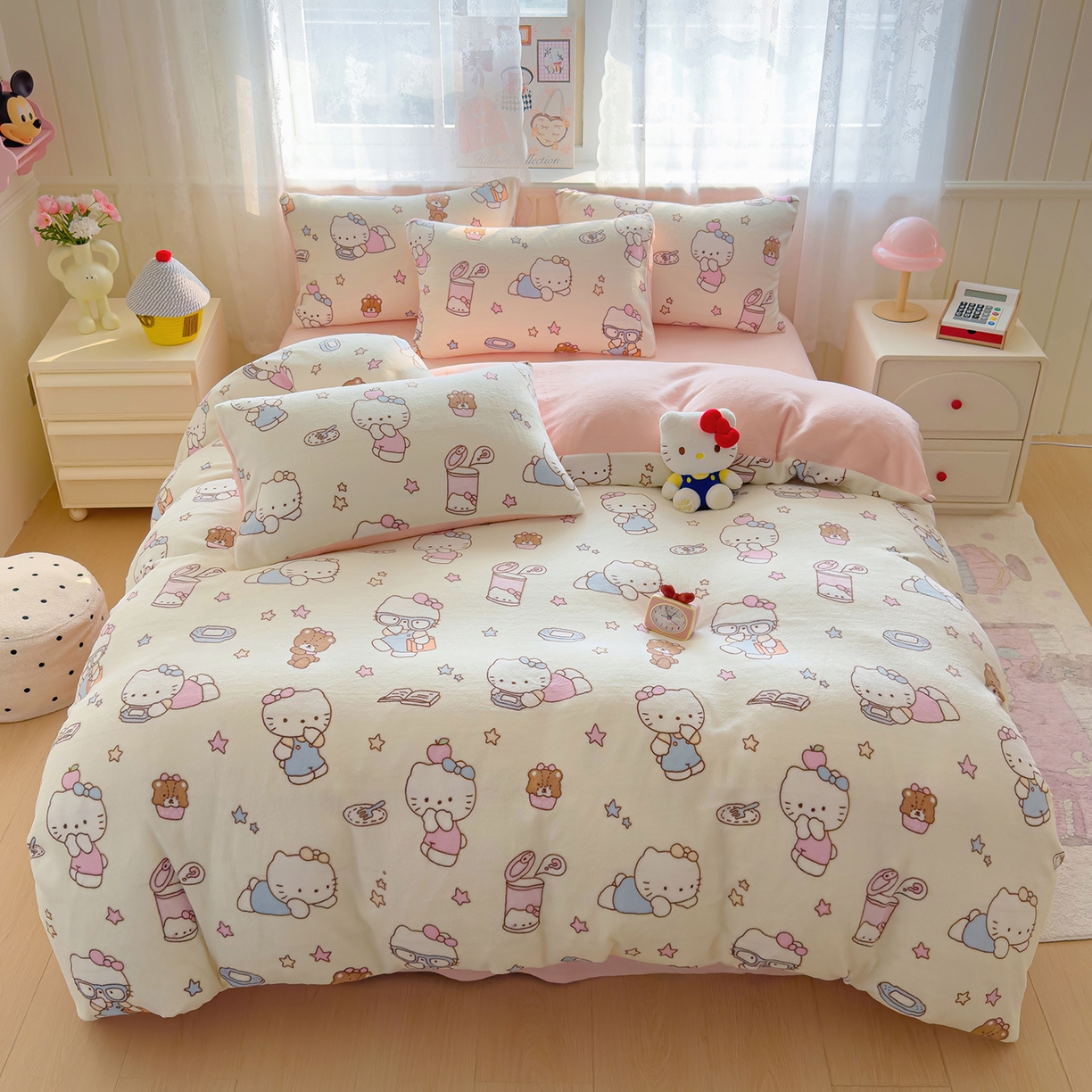 91家纺网 家纺一手货源 找家纺 灿哈家纺 2025新款200g加厚款小清新牛奶绒印花四件套 可蒂猫