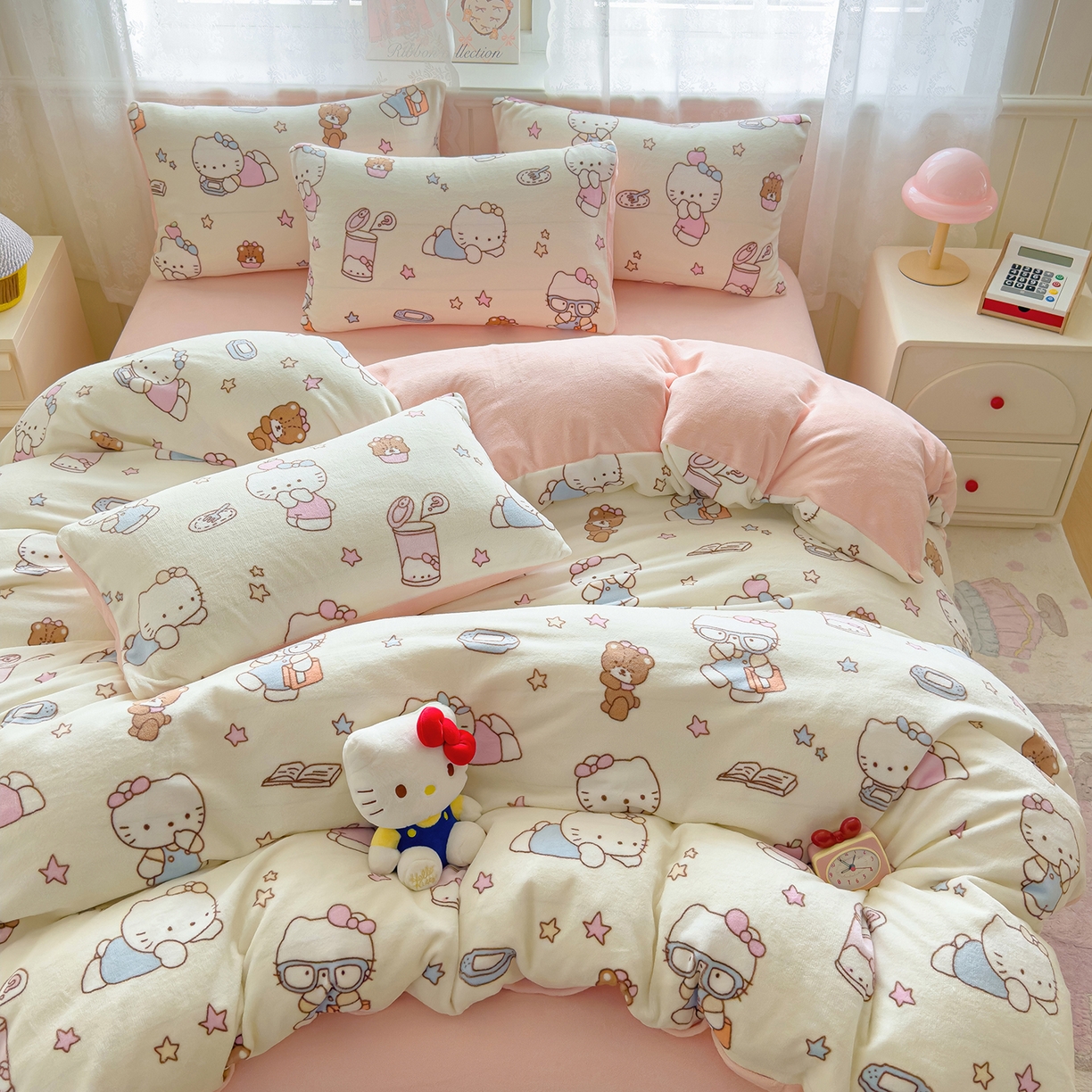 91家纺网 家纺一手货源 找家纺 灿哈家纺 2025新款200g加厚款小清新牛奶绒印花四件套 可蒂猫