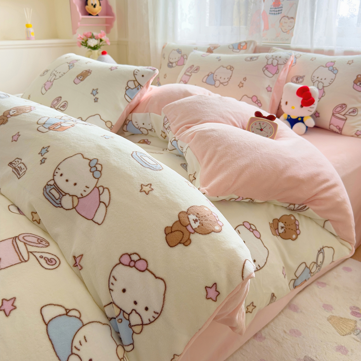 91家纺网 家纺一手货源 找家纺 灿哈家纺 2025新款200g加厚款小清新牛奶绒印花四件套 可蒂猫