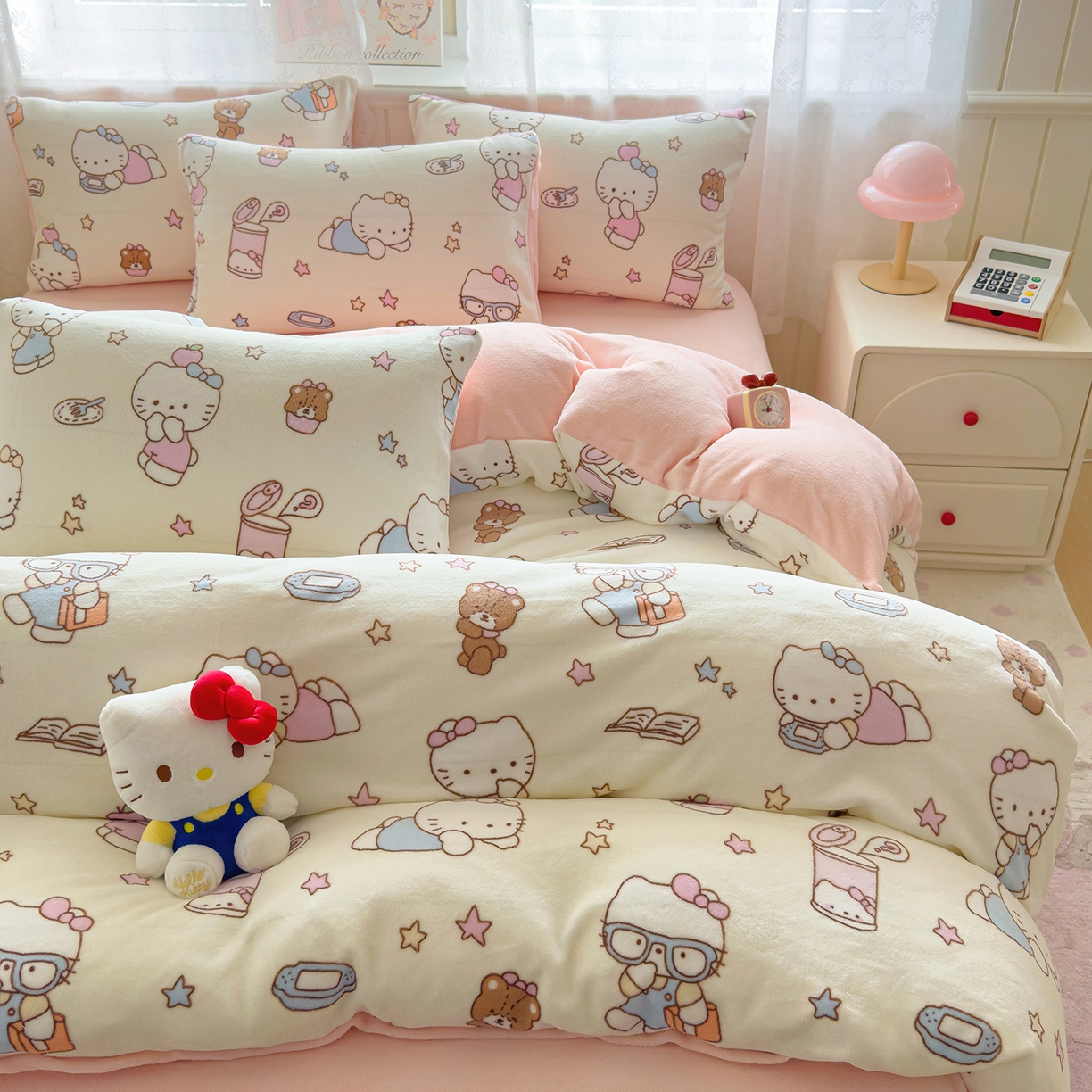 91家纺网 家纺一手货源 找家纺 灿哈家纺 2025新款200g加厚款小清新牛奶绒印花四件套 可蒂猫