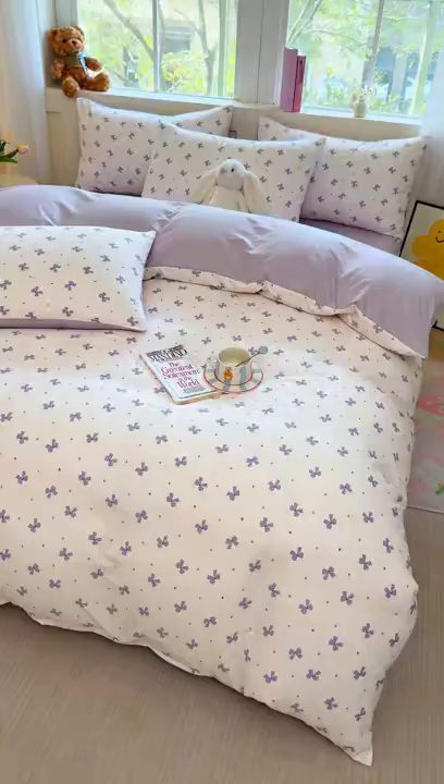91家纺网 家纺一手货源 找家纺 卢赛尔 2025新款亲肤水洗珍珠棉印花单被套 蝴蝶结紫