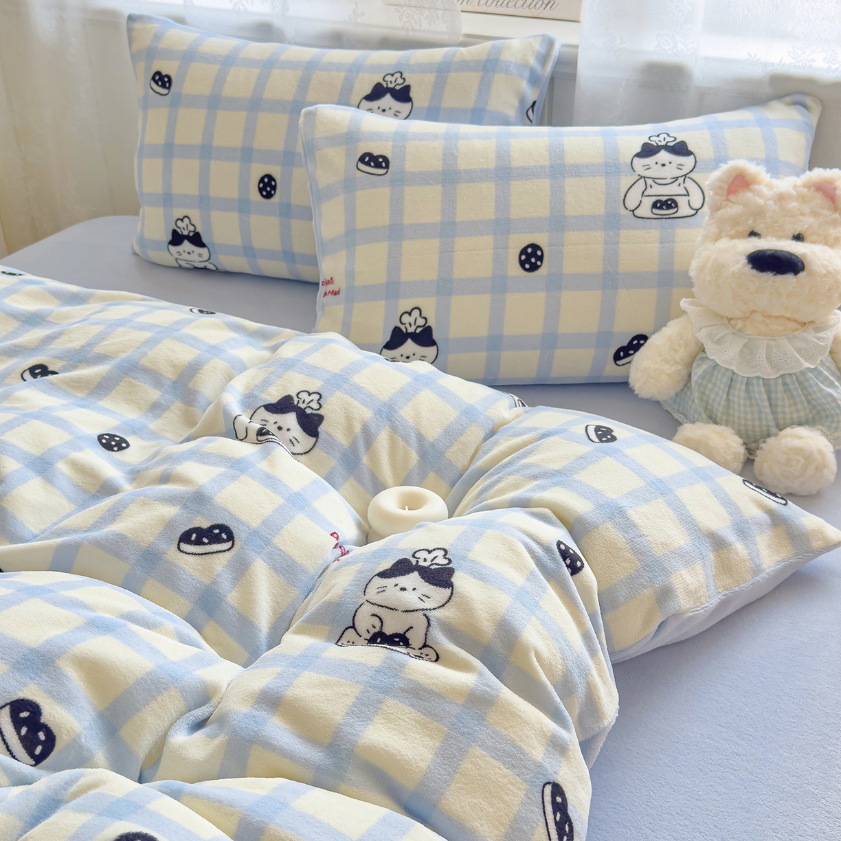 91家纺网 家纺一手货源 找家纺 灿哈家纺 2025新款200g加厚款小清新牛奶绒印花四件套 猫咪派对