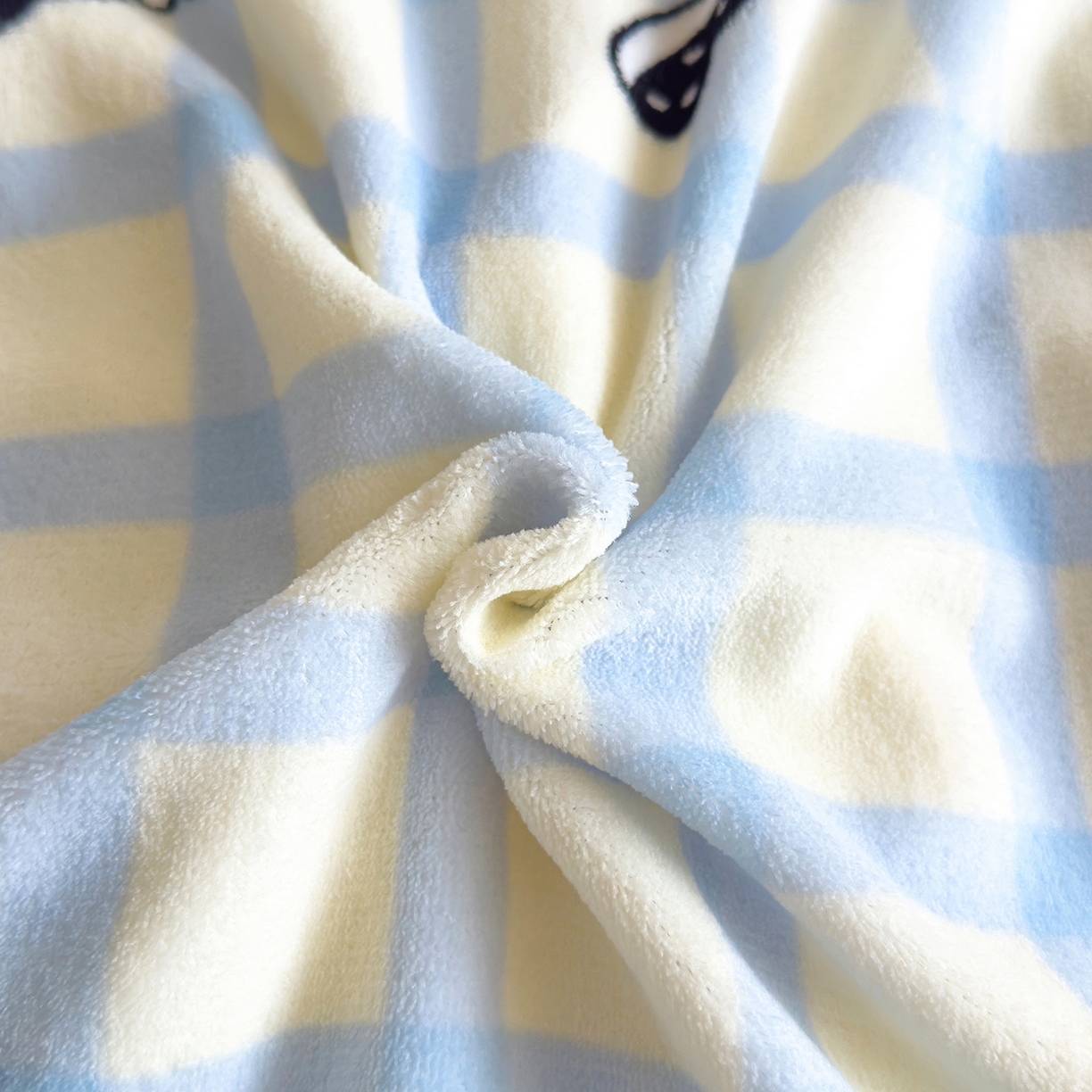 91家纺网 家纺一手货源 找家纺 灿哈家纺 2025新款200g加厚款小清新牛奶绒印花四件套 猫咪派对