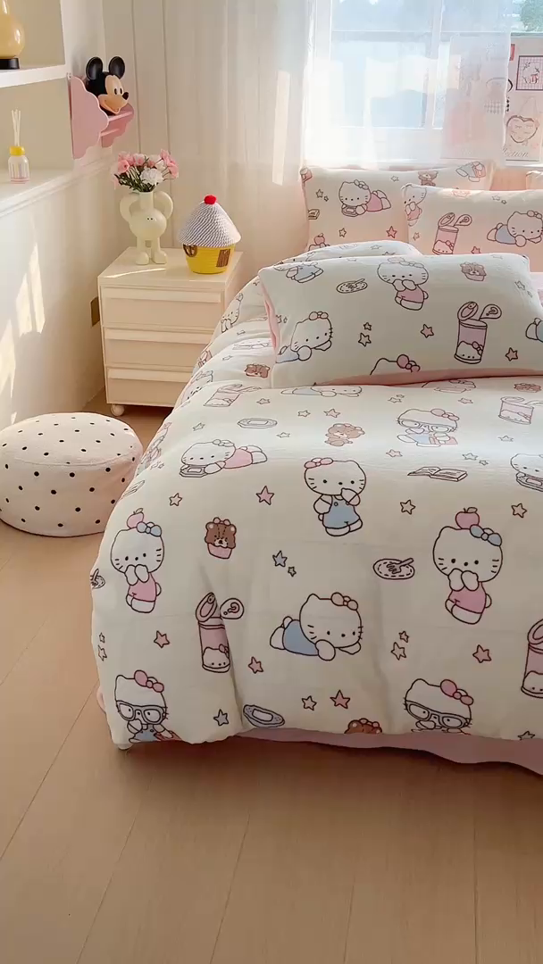 91家纺网 家纺一手货源 找家纺 灿哈家纺 2025新款200g加厚款小清新牛奶绒印花四件套 可蒂猫