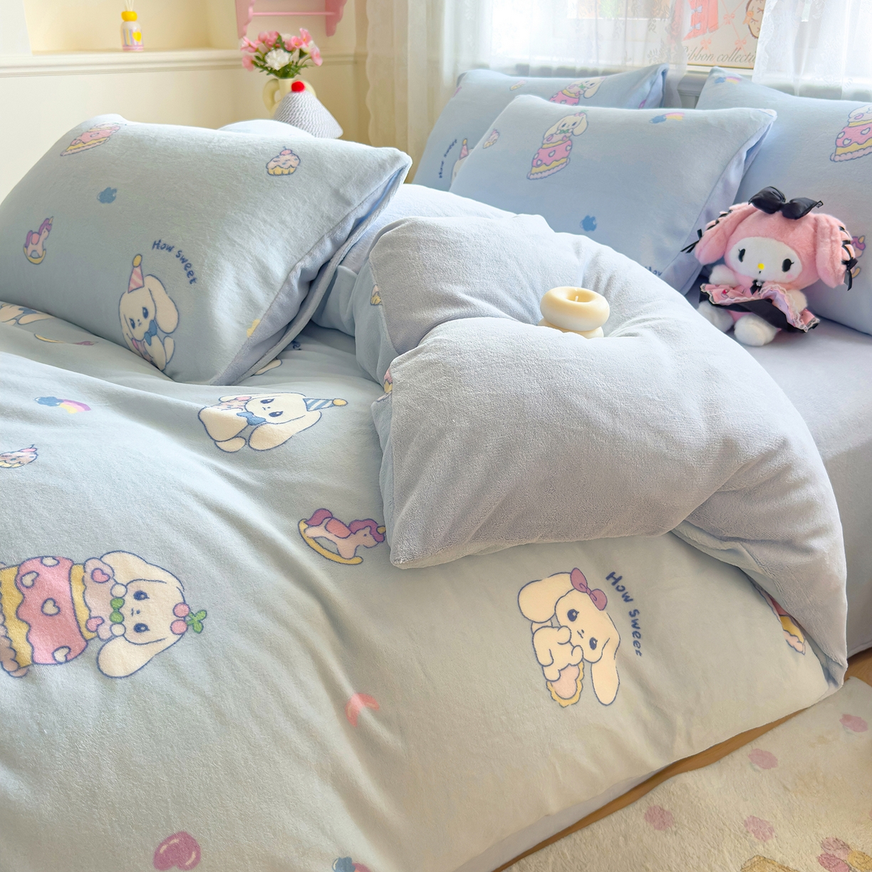 91家纺网 家纺一手货源 找家纺 灿哈家纺 2025新款200g加厚款小清新牛奶绒印花四件套 萌萌狗