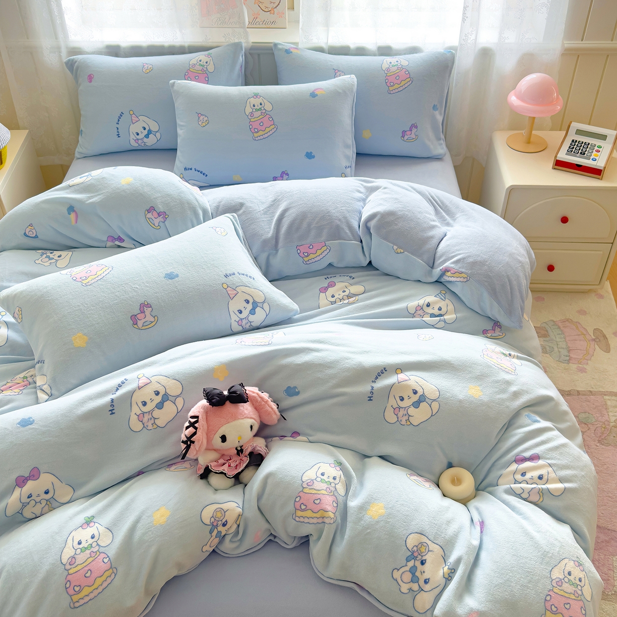 91家纺网 家纺一手货源 找家纺 灿哈家纺 2025新款200g加厚款小清新牛奶绒印花四件套 萌萌狗