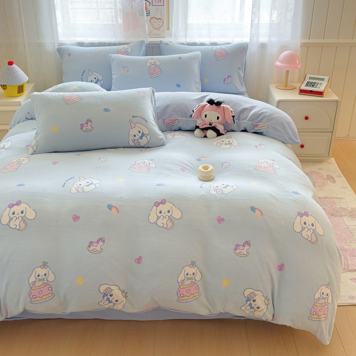 91家纺网 家纺一手货源 找家纺 灿哈家纺 2025新款200g加厚款小清新牛奶绒印花四件套 萌萌狗