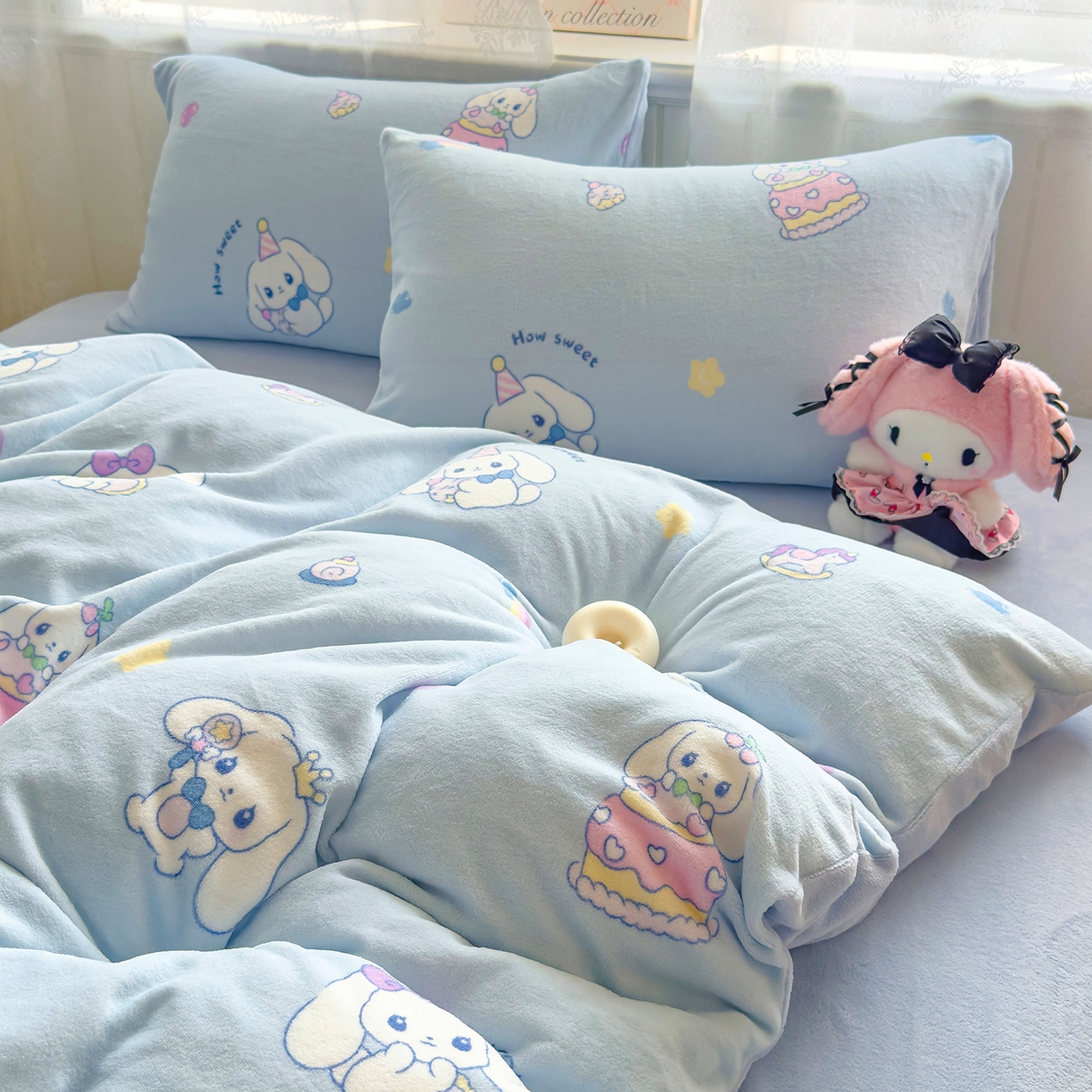 91家纺网 家纺一手货源 找家纺 灿哈家纺 2025新款200g加厚款小清新牛奶绒印花四件套 萌萌狗