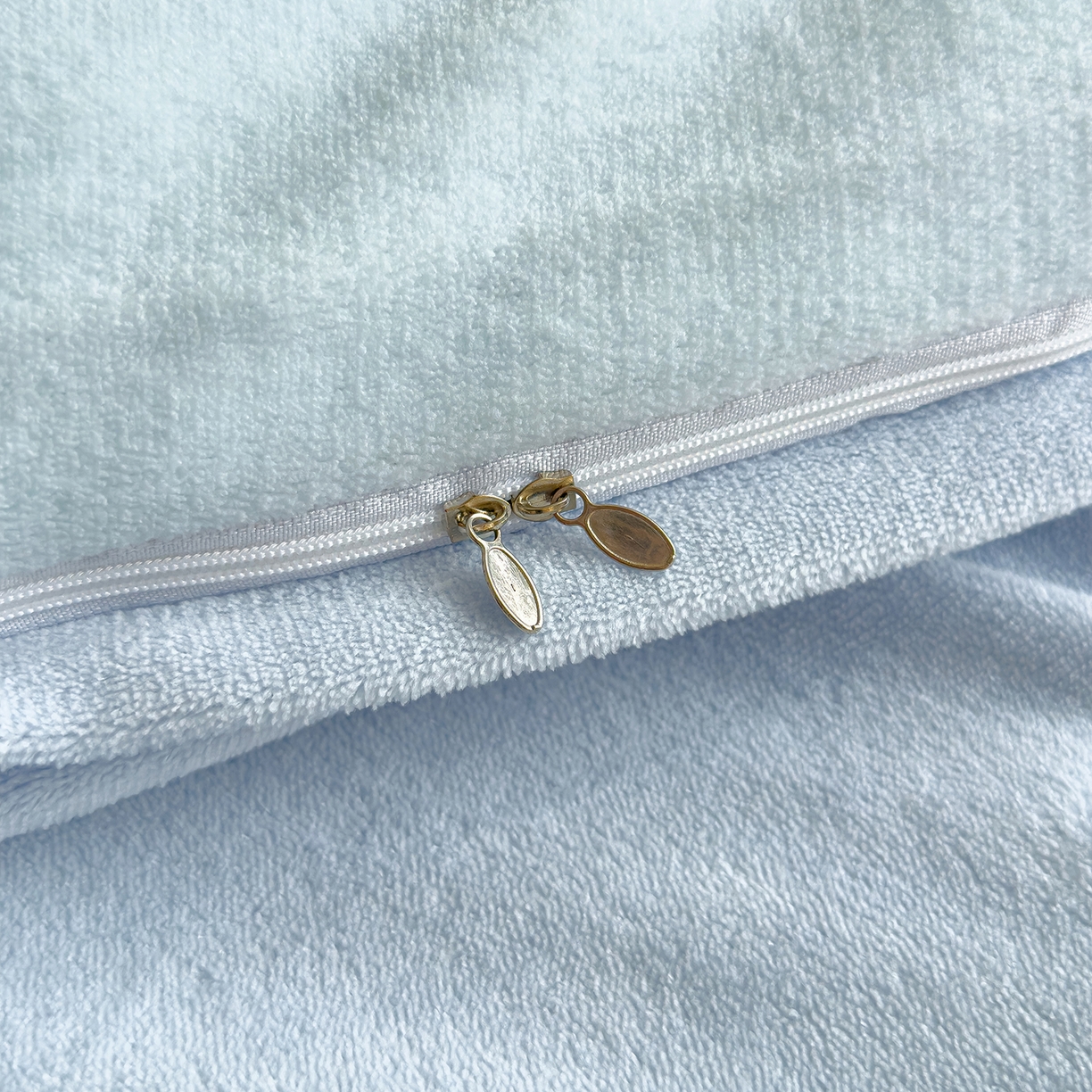 91家纺网 家纺一手货源 找家纺 灿哈家纺 2025新款200g加厚款小清新牛奶绒印花四件套 萌萌狗