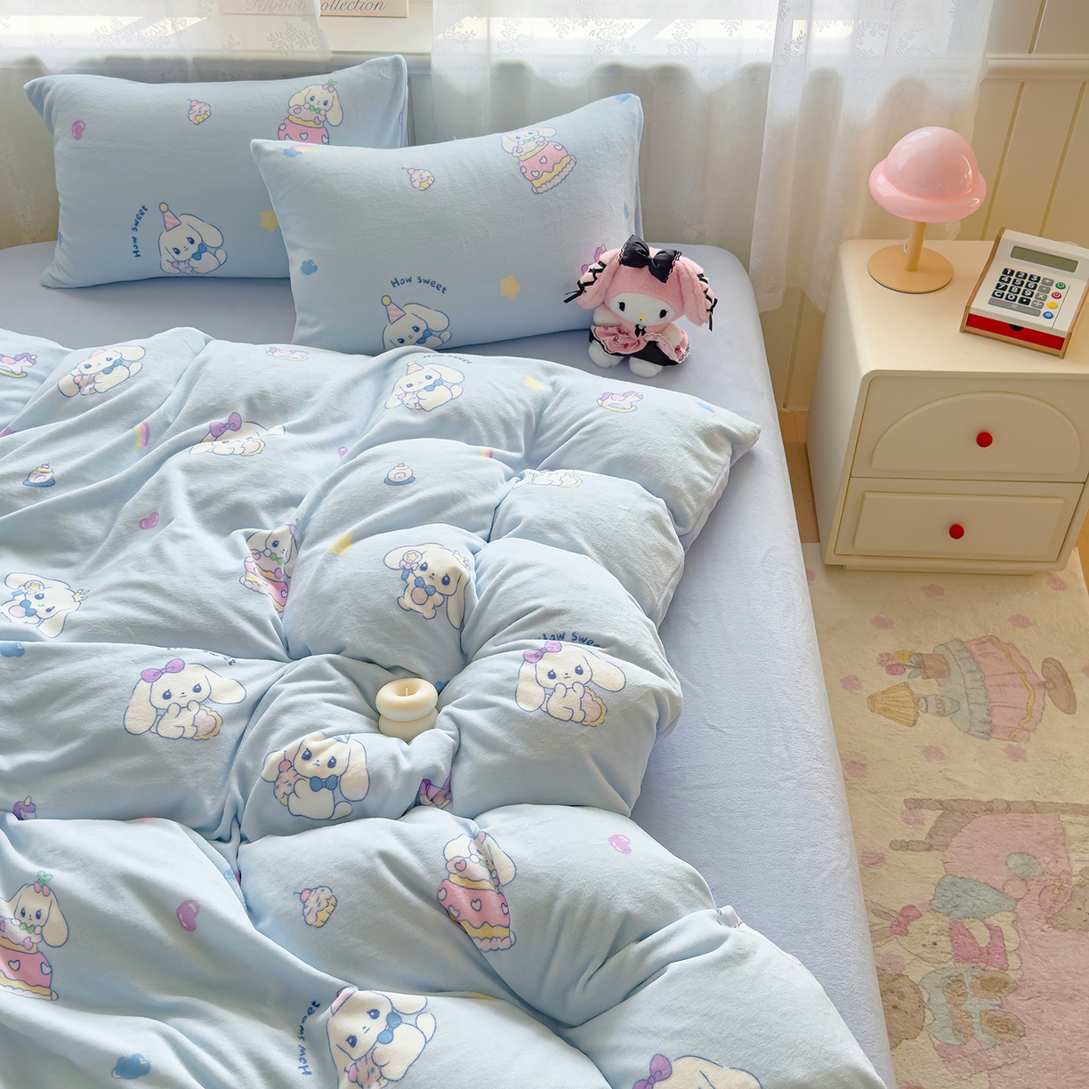 91家纺网 家纺一手货源 找家纺 灿哈家纺 2025新款200g加厚款小清新牛奶绒印花四件套 萌萌狗