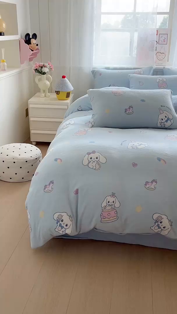 91家纺网 家纺一手货源 找家纺 灿哈家纺 2025新款200g加厚款小清新牛奶绒印花四件套 萌萌狗