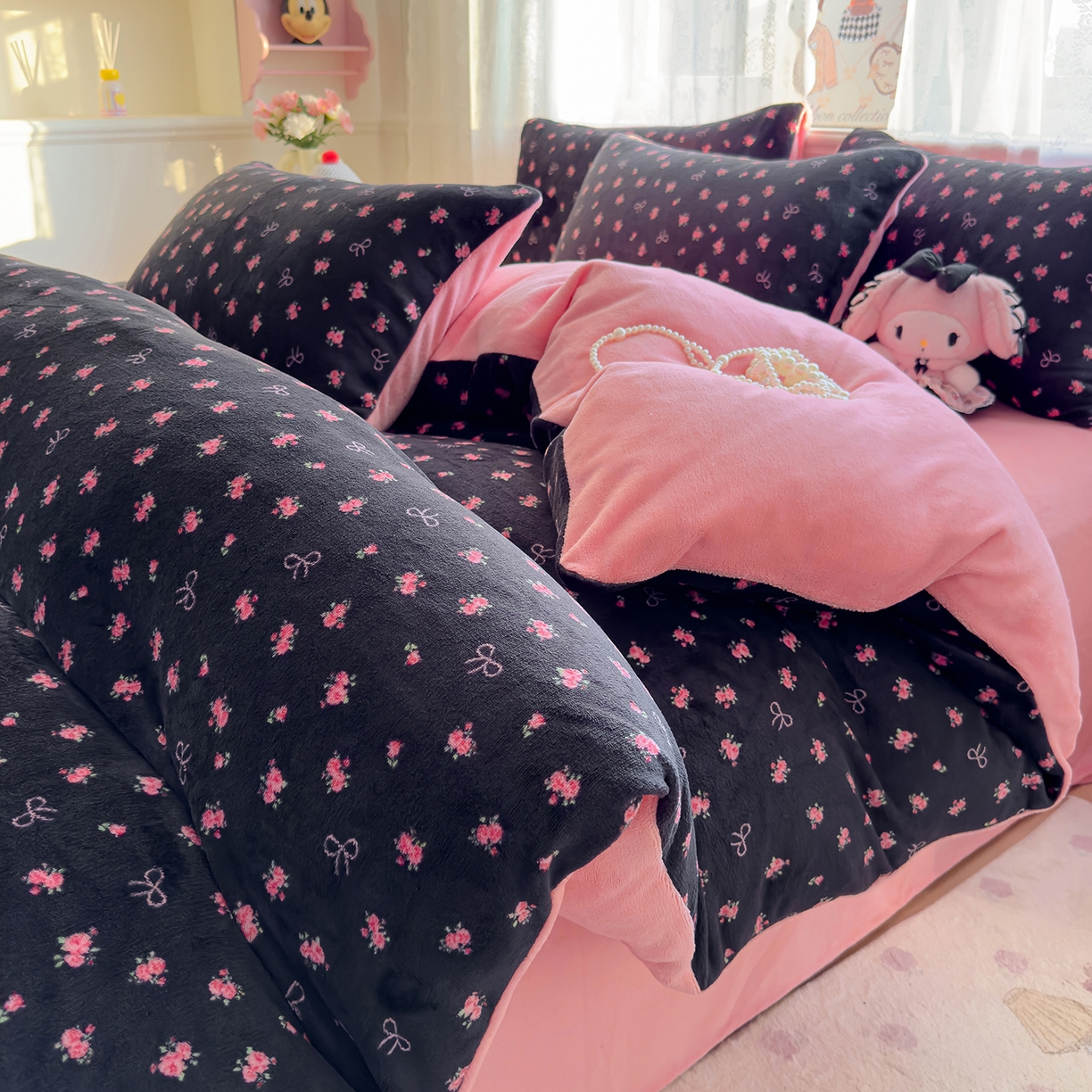 91家纺网 家纺一手货源 找家纺 灿哈家纺 2025新款200g加厚款小清新牛奶绒印花四件套 小玫瑰