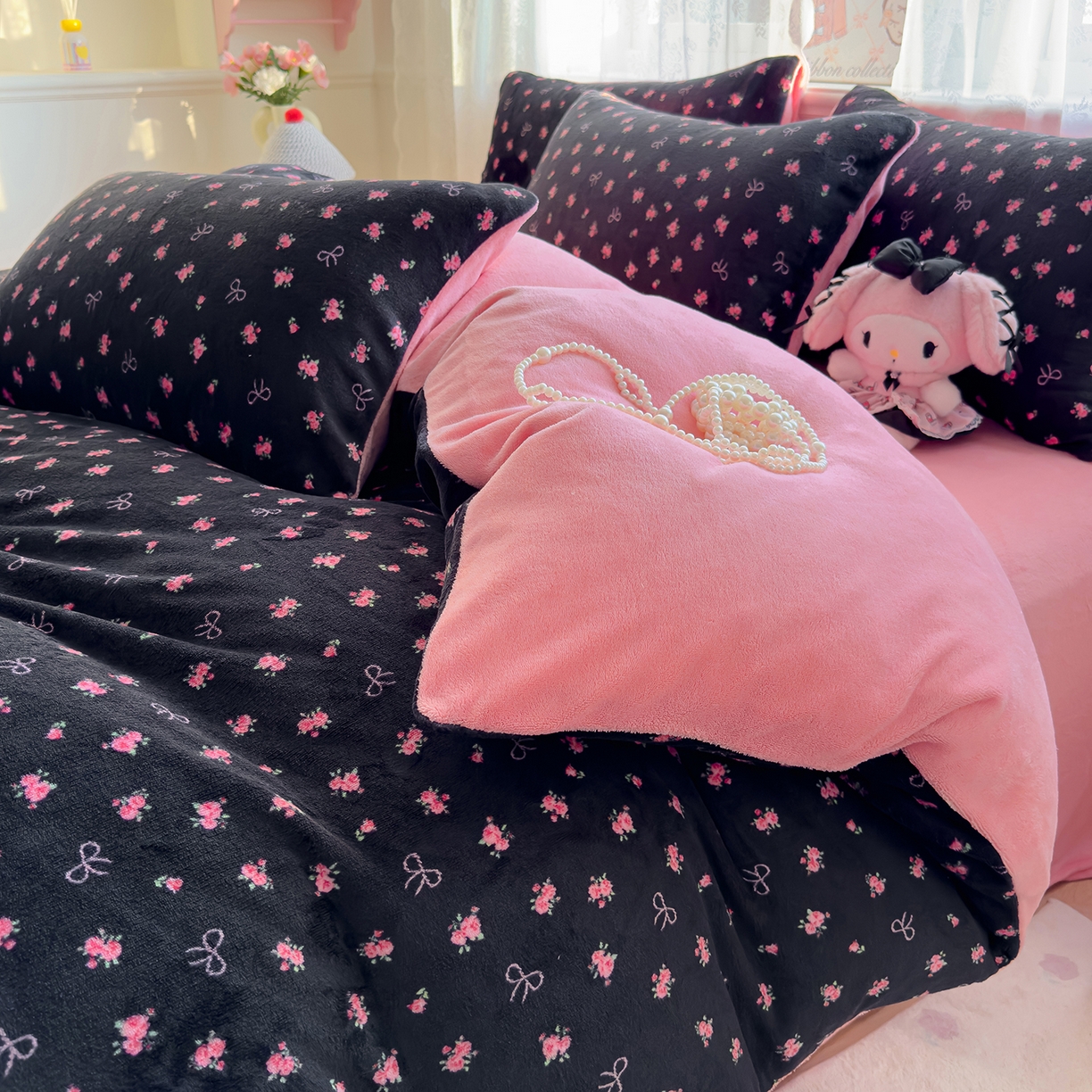 91家纺网 家纺一手货源 找家纺 灿哈家纺 2025新款200g加厚款小清新牛奶绒印花四件套 小玫瑰