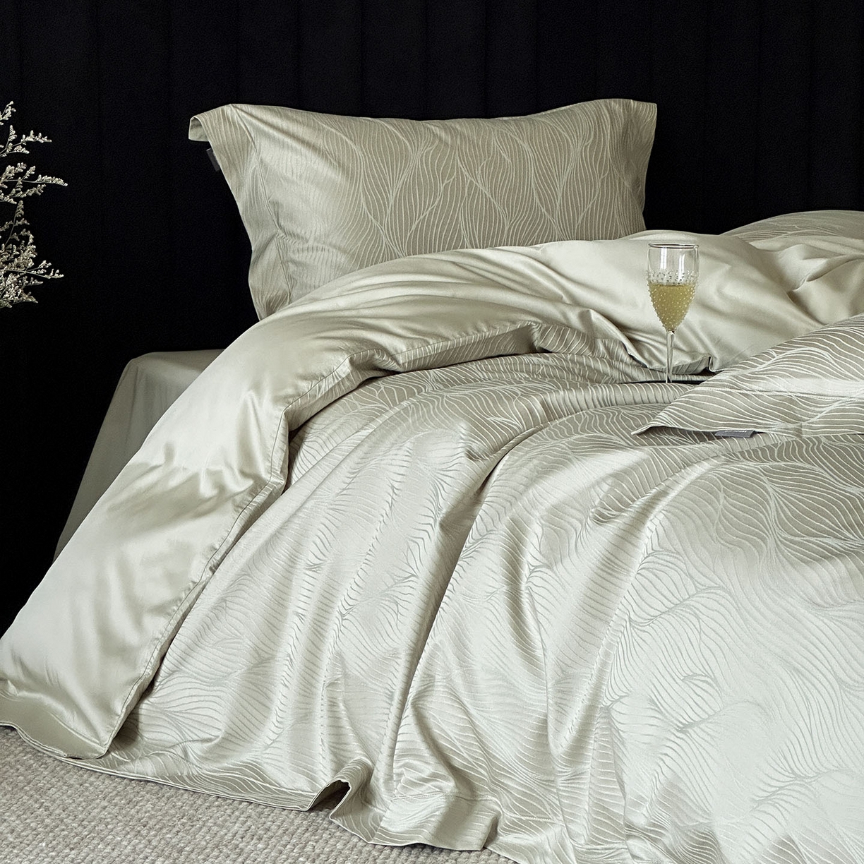 91家纺网 家纺一手货源 找家纺 （总）MIU缪家居 2025新款100支全棉厚织提花简奢系列四件套-韵律