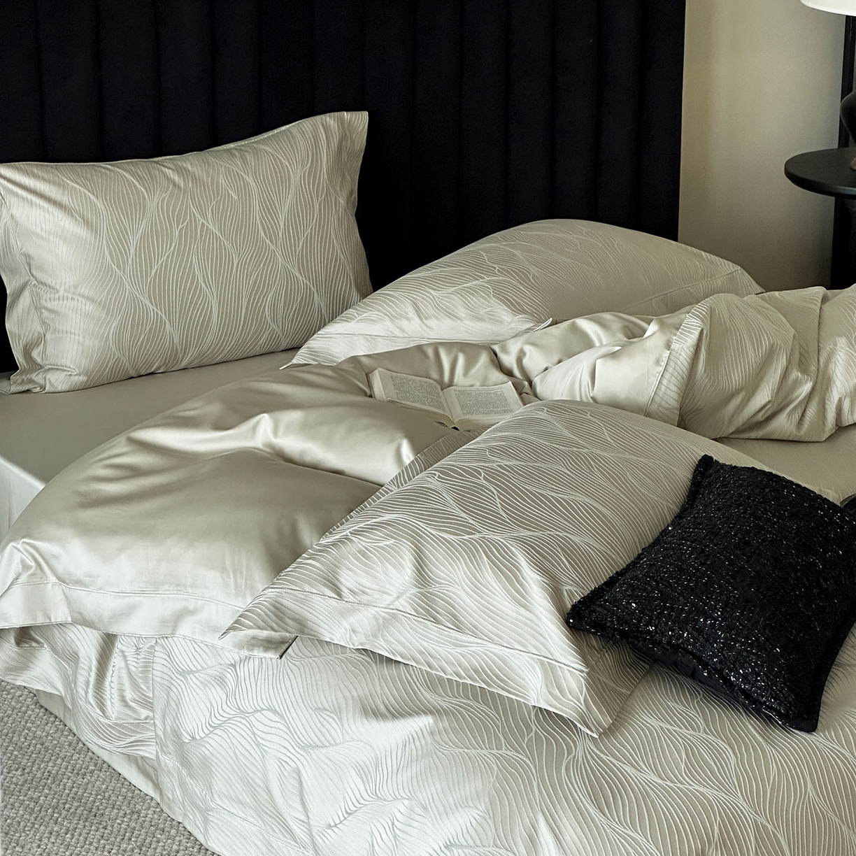 91家纺网 家纺一手货源 找家纺 MIU缪家居 2025新款100支全棉厚织提花简奢系列四件套-韵律 韵律 （松绿）