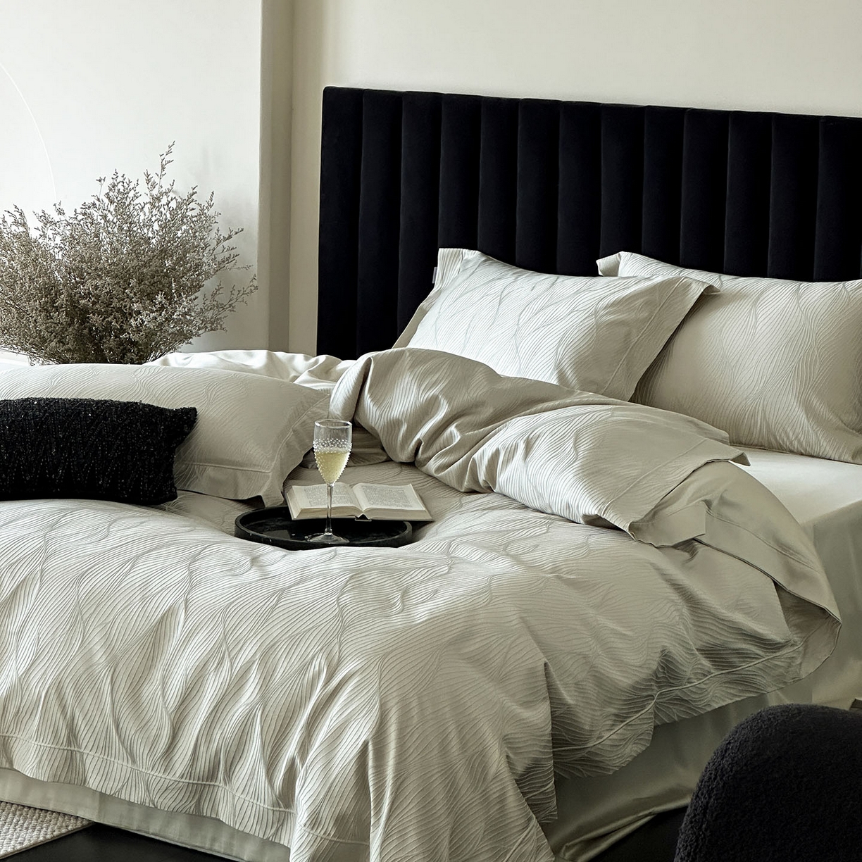 91家纺网 家纺一手货源 找家纺 （总）MIU缪家居 2025新款100支全棉厚织提花简奢系列四件套-韵律