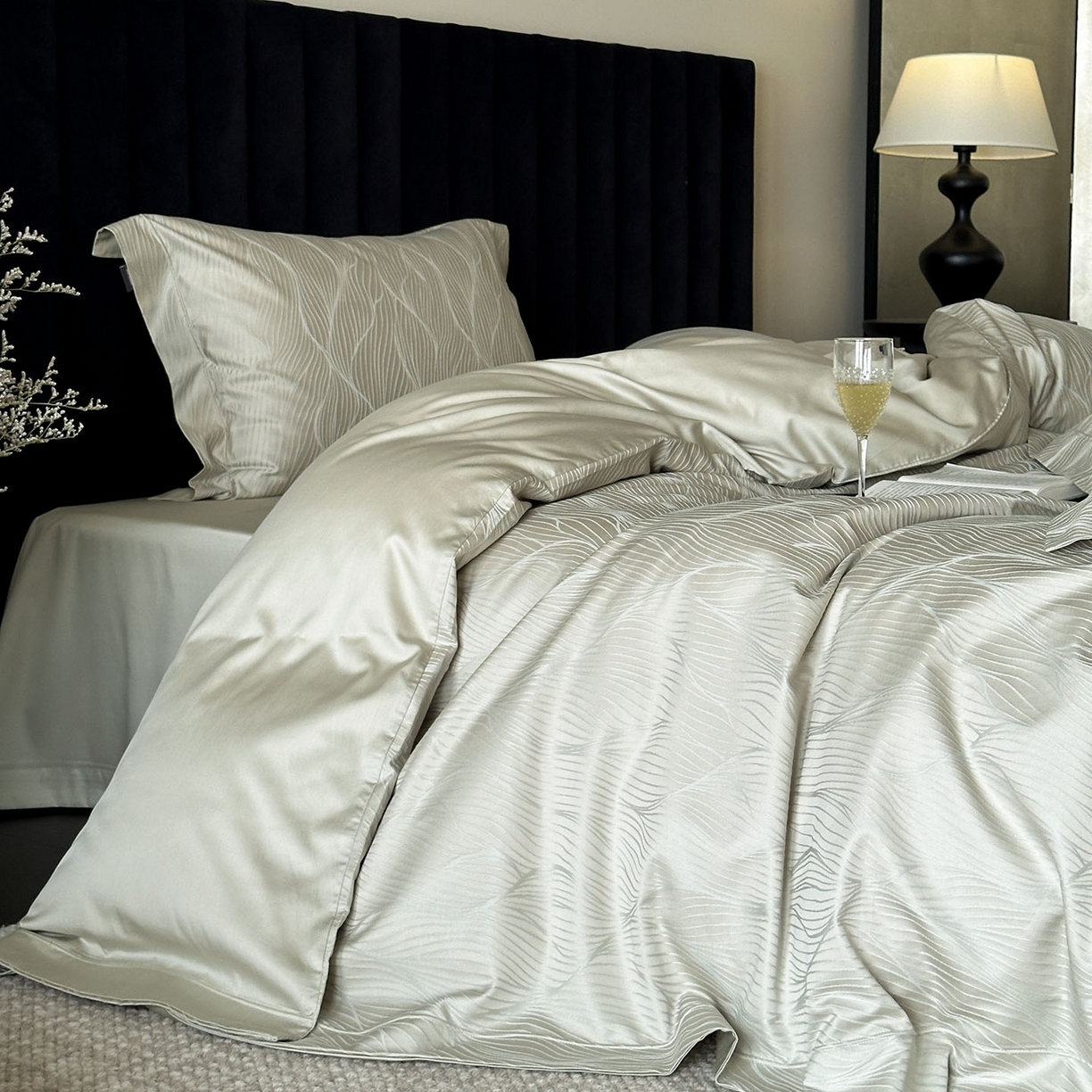 91家纺网 家纺一手货源 找家纺 MIU缪家居 2025新款100支全棉厚织提花简奢系列四件套-韵律 韵律 （松绿）