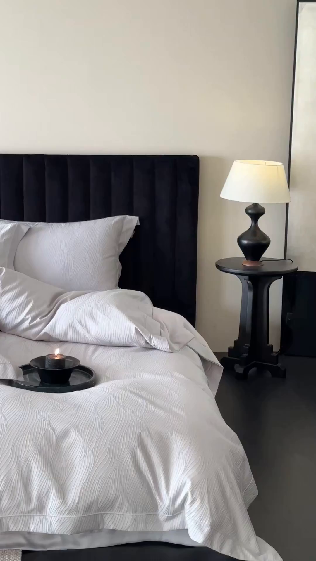 91家纺网 家纺一手货源 找家纺 MIU缪家居 2025新款100支全棉厚织提花简奢系列四件套-韵律 韵律（银灰）