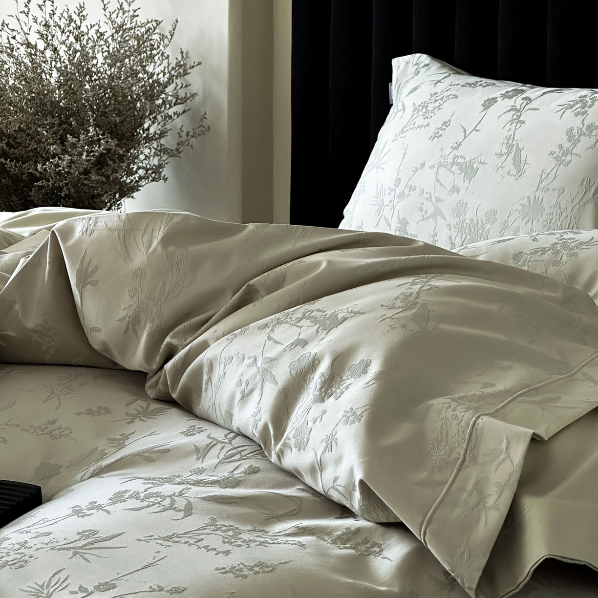 91家纺网 家纺一手货源 找家纺 （总）MIU缪家居 2025新款100支全棉厚织提花简奢系列四件套-竹韵