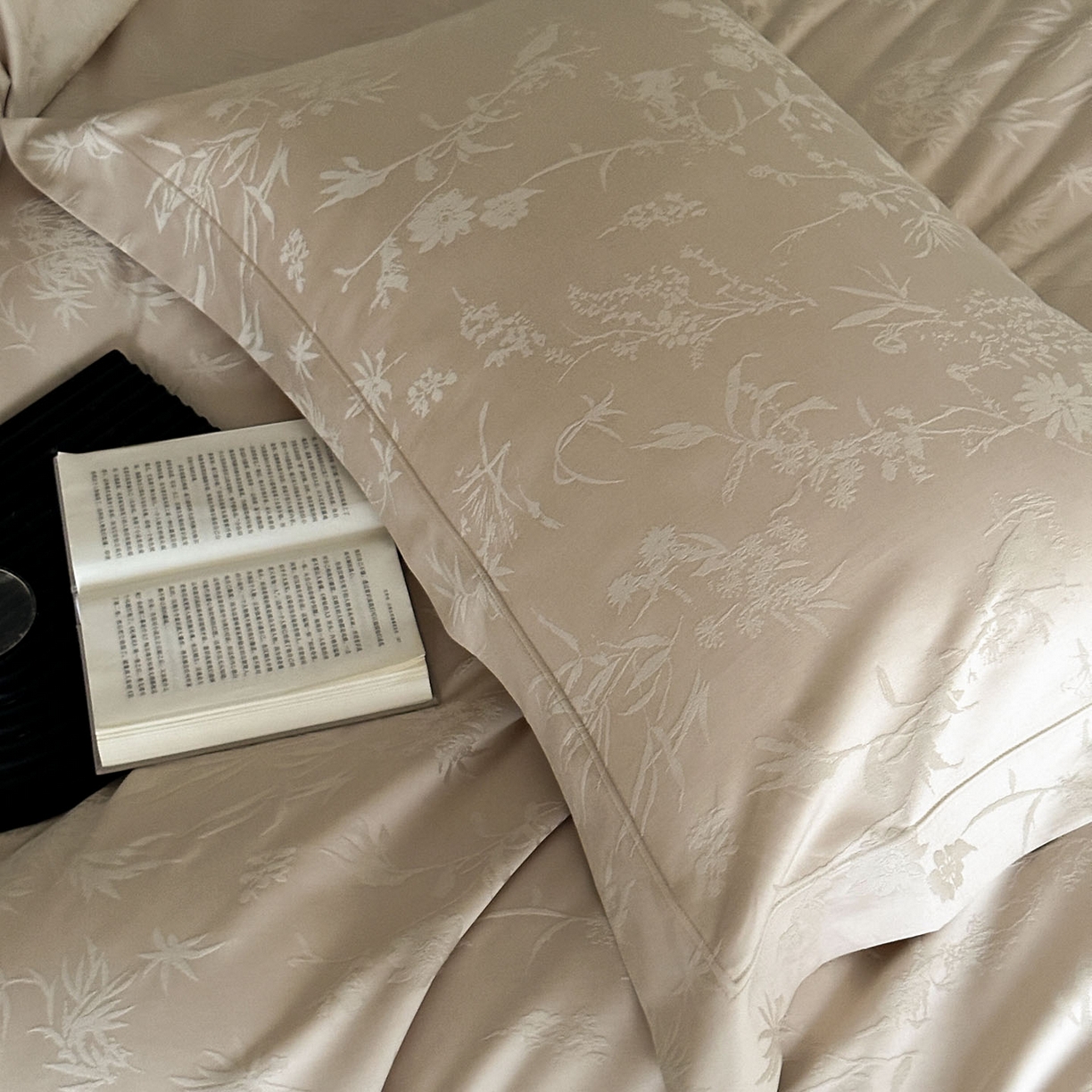91家纺网 家纺一手货源 找家纺 MIU缪家居 2025新款100支全棉厚织提花简奢系列四件套-竹韵 竹韵（香槟）