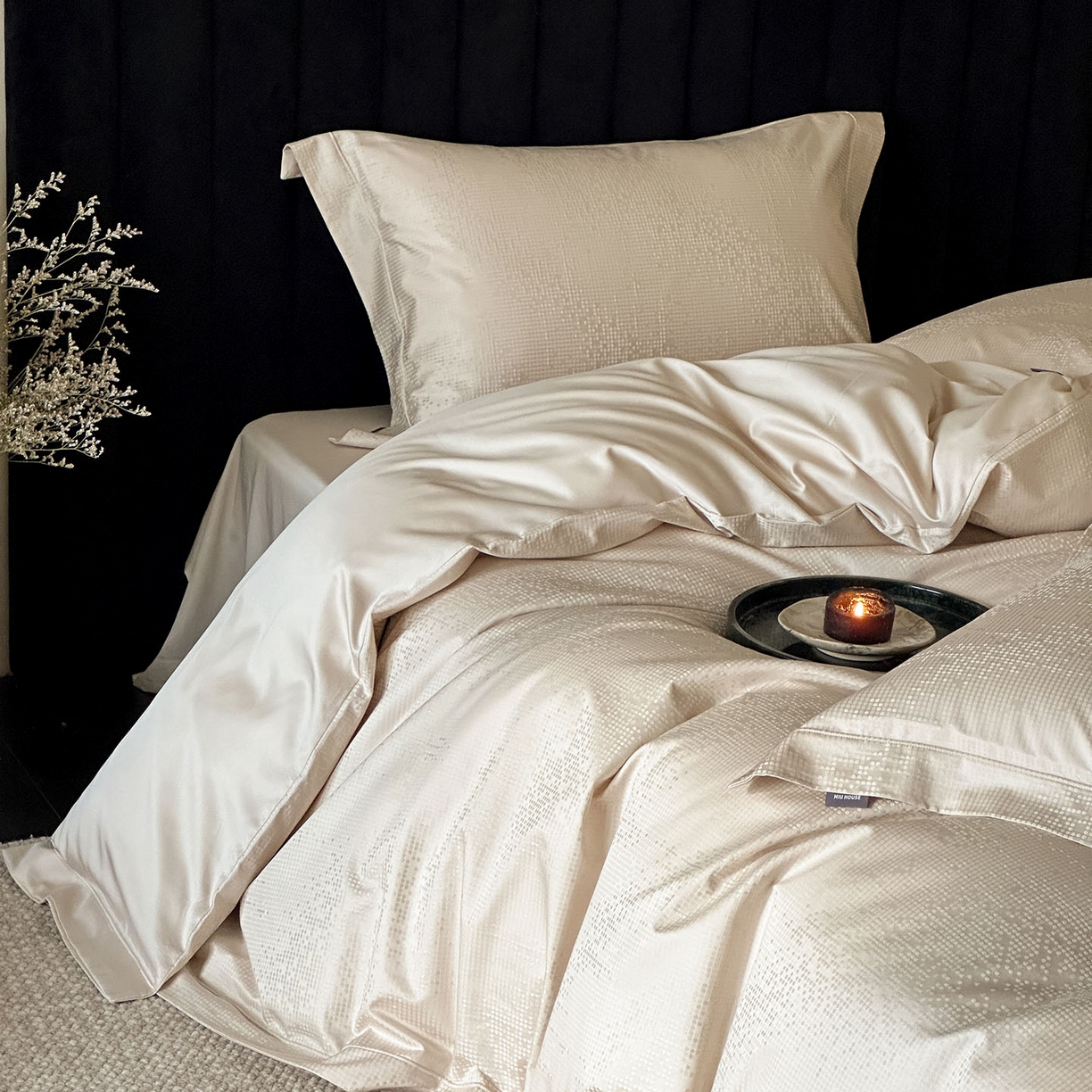 91家纺网 家纺一手货源 找家纺 MIU缪家居 2025新款100支全棉厚织提花简奢系列四件套-追光 追光 （香槟）