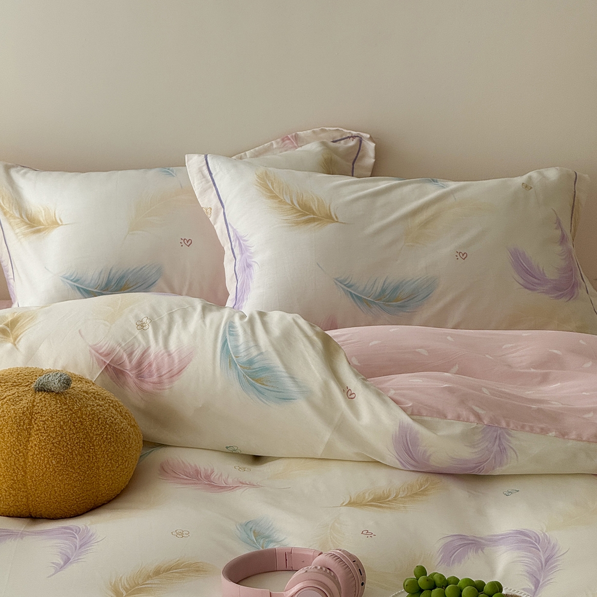 91家纺网 家纺一手货源 找家纺 于果 2025新款全棉13070四件套（11） 飘羽-粉