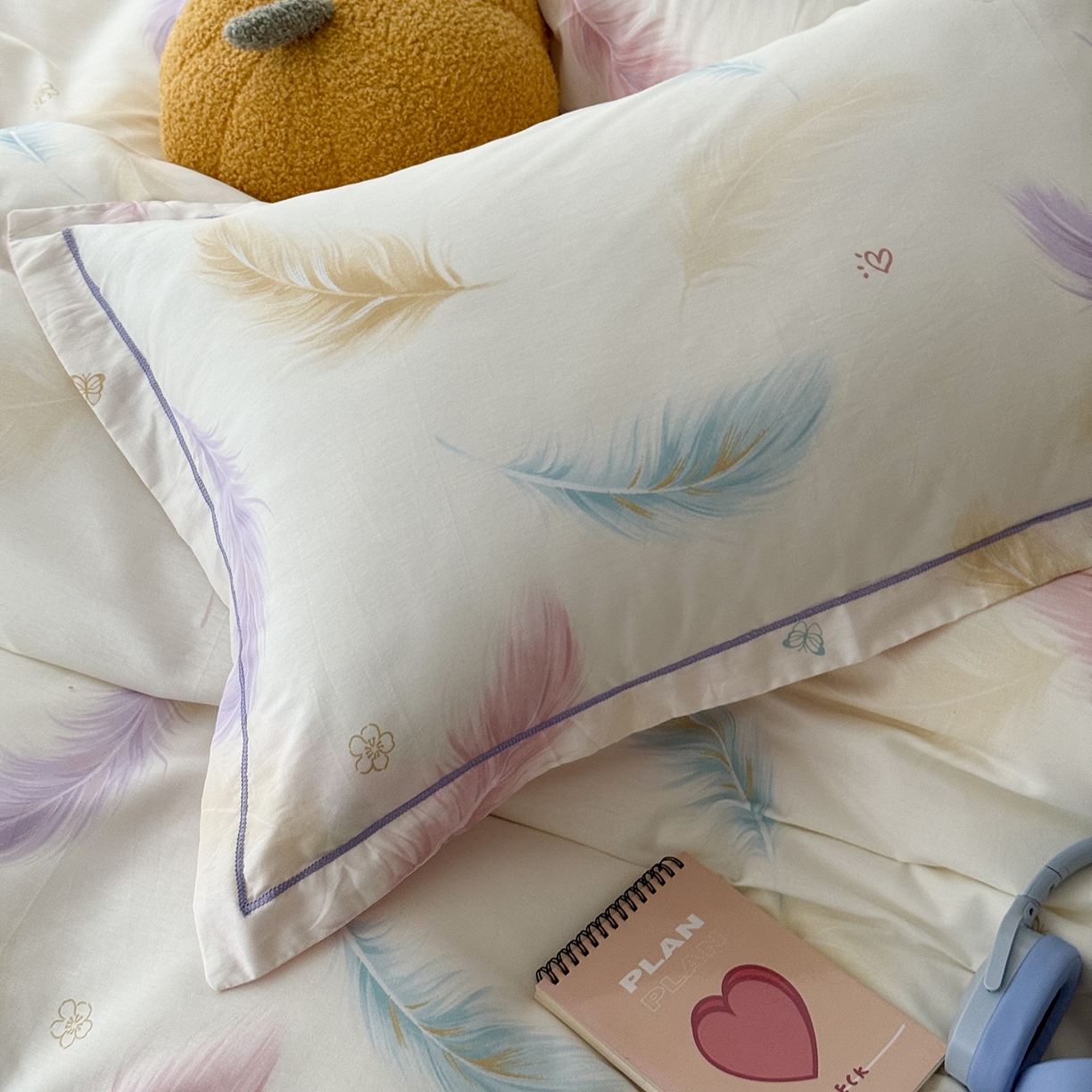 91家纺网 家纺一手货源 找家纺 于果 2025新款全棉13070四件套（11） 飘羽-粉