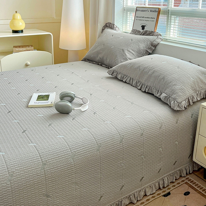 91家纺网 家纺一手货源 找家纺 源舜家纺 2025新款天竹棉麻莱赛尔莫代尔天丝棉爱神比特箭床盖三件套 比特-灰