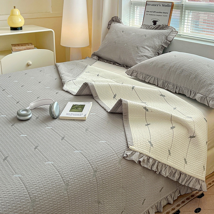 91家纺网 家纺一手货源 找家纺 源舜家纺 2025新款天竹棉麻莱赛尔莫代尔天丝棉爱神比特箭床盖三件套 比特-灰