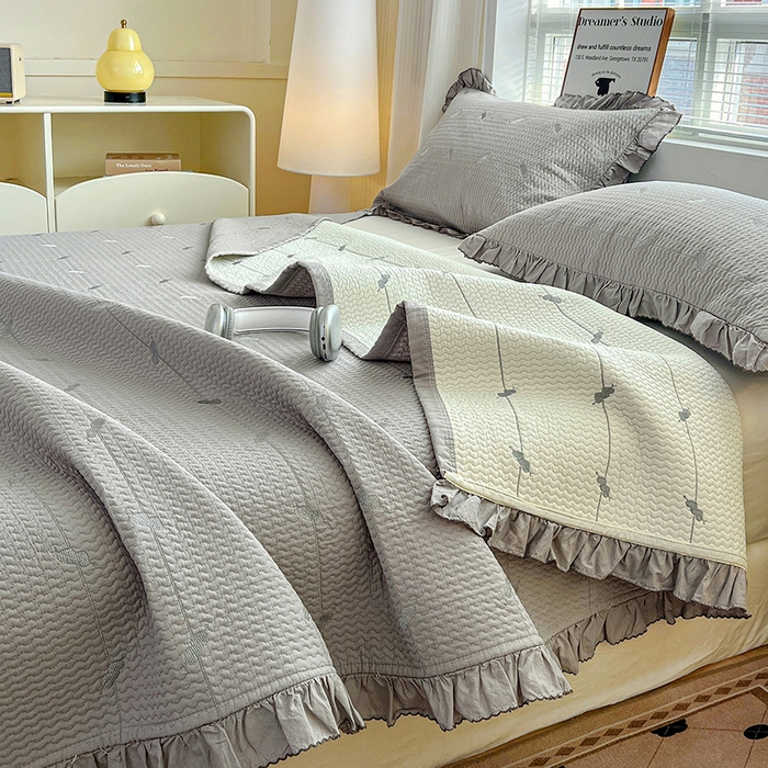 91家纺网 家纺一手货源 找家纺 源舜家纺 2025新款天竹棉麻莱赛尔莫代尔天丝棉爱神比特箭床盖三件套 比特-灰