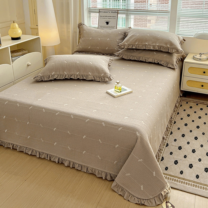 91家纺网 家纺一手货源 找家纺 源舜家纺 2025新款天竹棉麻莱赛尔莫代尔天丝棉爱神比特箭床盖三件套 比特-咖