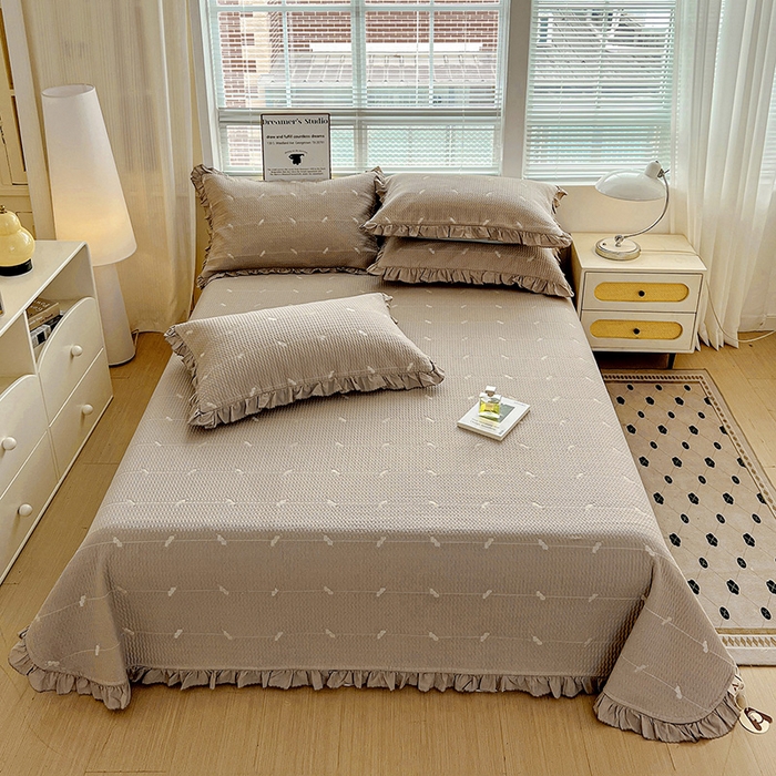 91家纺网 家纺一手货源 找家纺 源舜家纺 2025新款天竹棉麻莱赛尔莫代尔天丝棉爱神比特箭床盖三件套 比特-咖