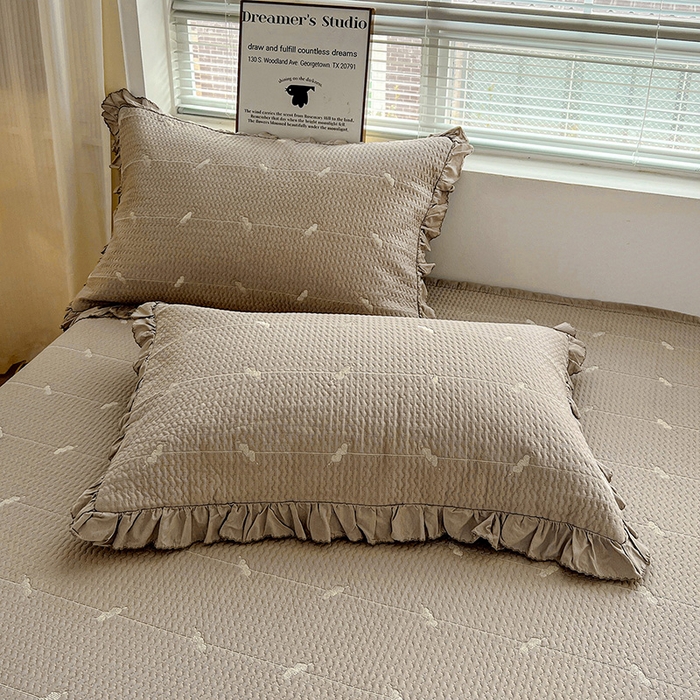 91家纺网 家纺一手货源 找家纺 源舜家纺 2025新款天竹棉麻莱赛尔莫代尔天丝棉爱神比特箭床盖三件套 比特-咖