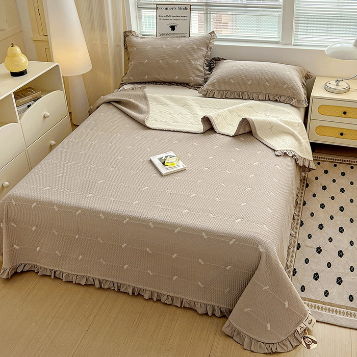 91家纺网 家纺一手货源 找家纺 源舜家纺 2025新款天竹棉麻莱赛尔莫代尔天丝棉爱神比特箭床盖三件套 比特-咖