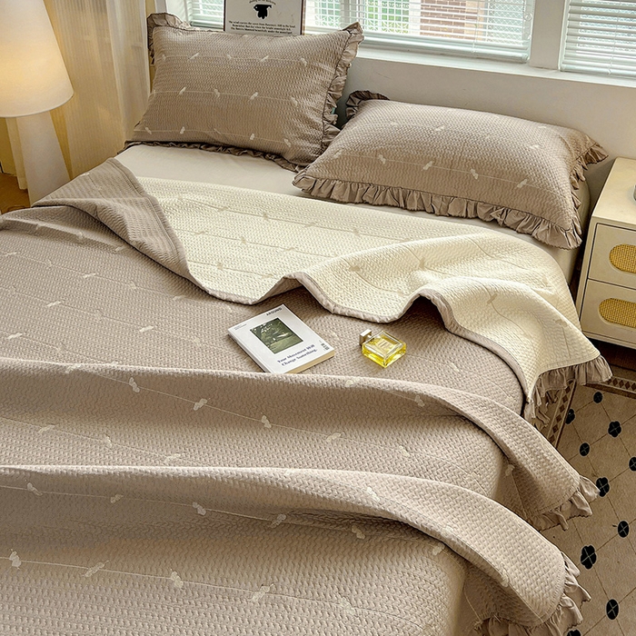 91家纺网 家纺一手货源 找家纺 源舜家纺 2025新款天竹棉麻莱赛尔莫代尔天丝棉爱神比特箭床盖三件套 比特-咖