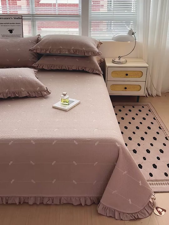 91家纺网 家纺一手货源 找家纺 源舜家纺 2025新款天竹棉麻莱赛尔莫代尔天丝棉爱神比特箭床盖三件套 比特-咖