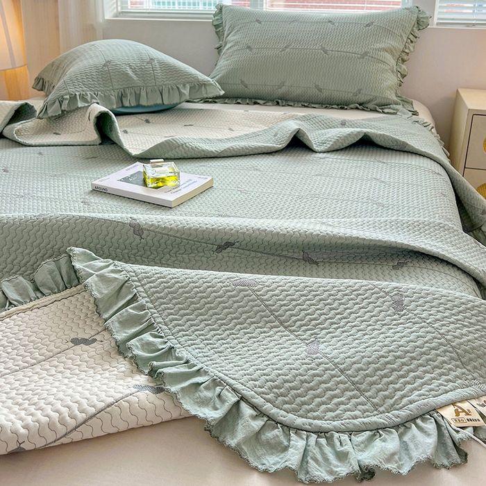 91家纺网 家纺一手货源 找家纺 源舜家纺 2025新款天竹棉麻莱赛尔莫代尔天丝棉爱神比特箭床盖三件套 比特-蓝