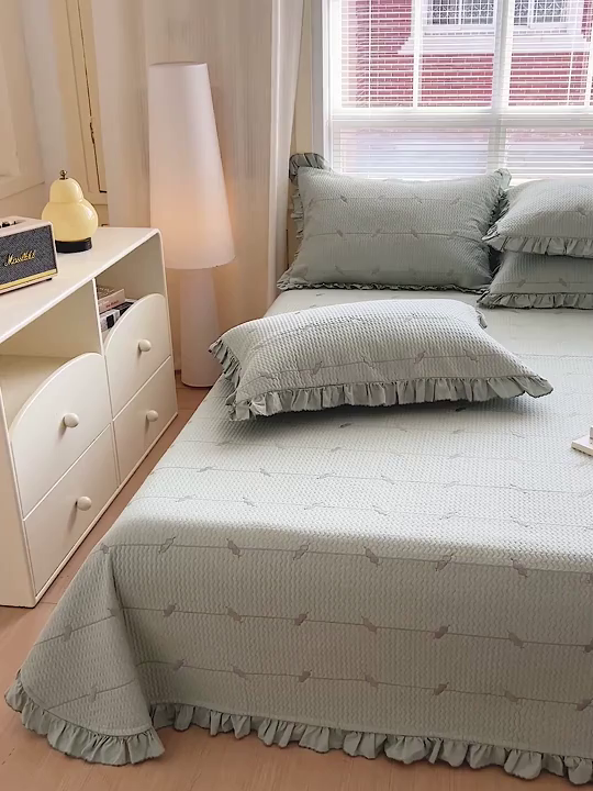 91家纺网 家纺一手货源 找家纺 源舜家纺 2025新款天竹棉麻莱赛尔莫代尔天丝棉爱神比特箭床盖三件套 比特-蓝