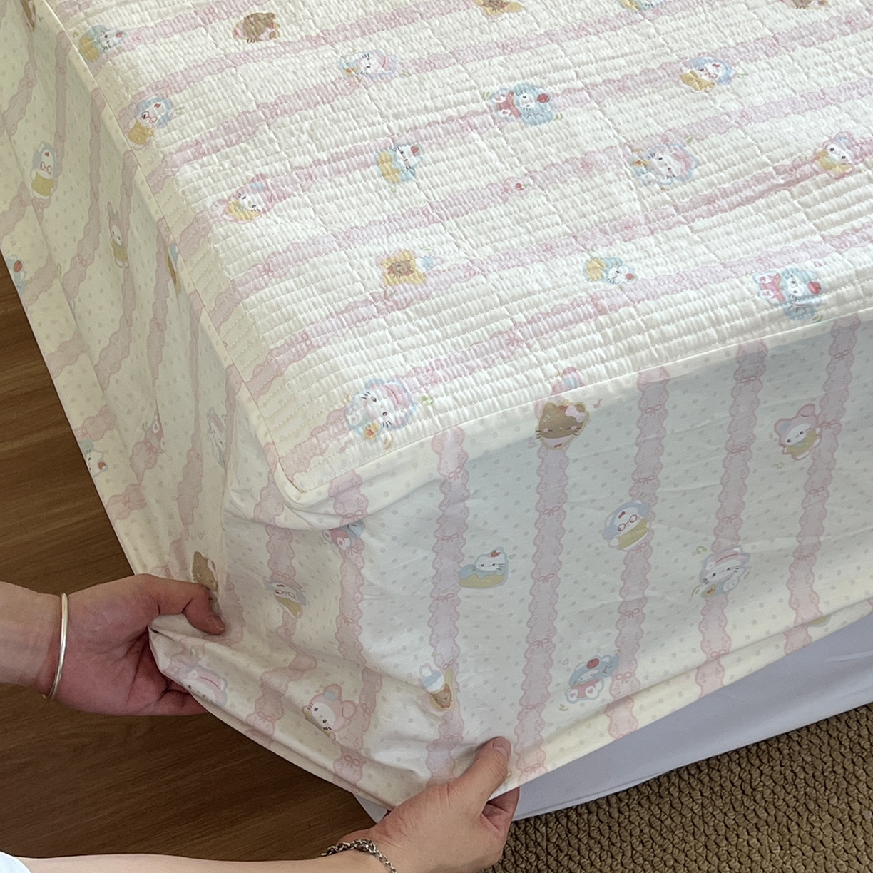 91家纺网 家纺一手货源 找家纺 秘密基地 2025新款全棉单品床笠系列 猫咪日记