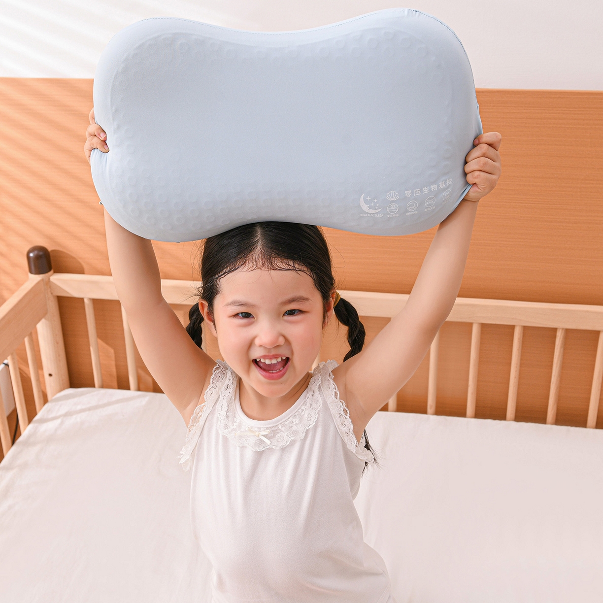 91家纺网 家纺一手货源 找家纺 麦哆乐 2025新款儿童零压护颈凝胶枕 蓝色