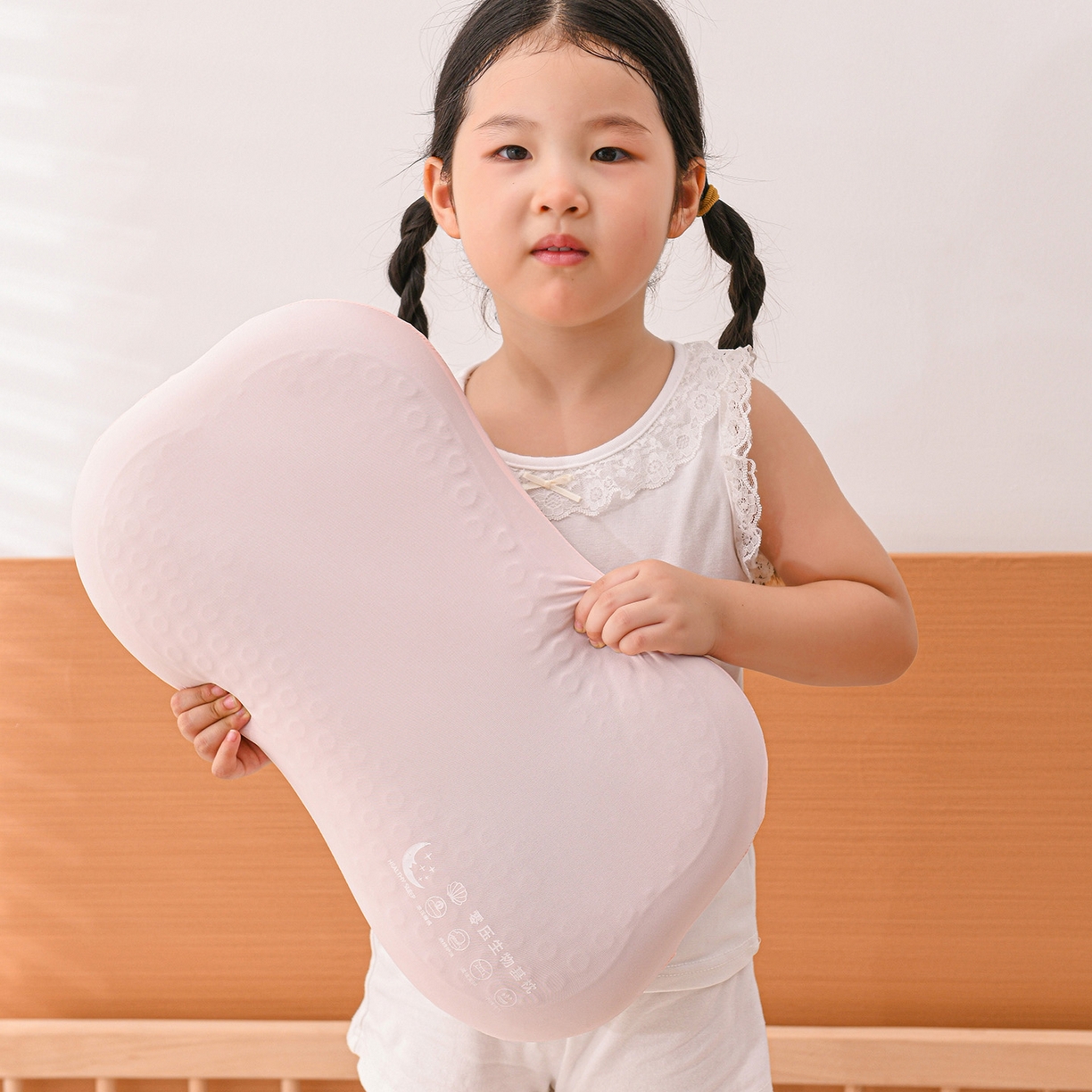 91家纺网 家纺一手货源 找家纺 麦哆乐 2025新款儿童零压护颈凝胶枕 粉色
