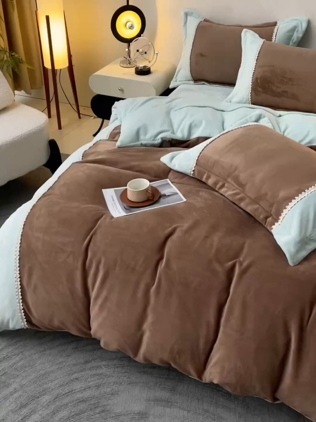 91家纺网 家纺一手货源 找家纺 眷恋家纺 2025新款A类牛奶绒三拼法式花边款四件套-蒂凡妮 蒂凡妮-摩卡绿