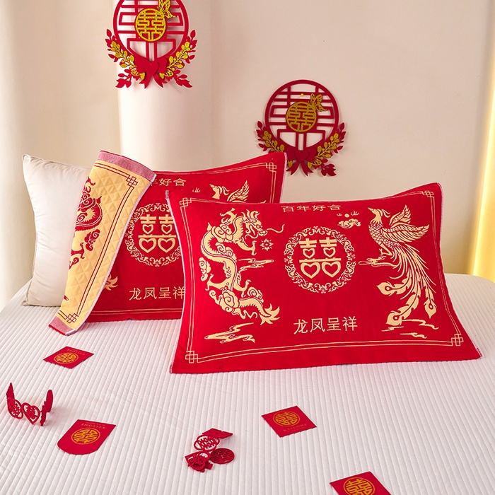 91家纺网 家纺一手货源 找家纺 悦然毛巾被 2025新款全棉三层纱大红枕巾 鸿福