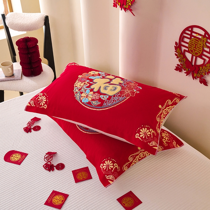 91家纺网 家纺一手货源 找家纺 悦然毛巾被 2025新款全棉三层纱大红枕巾 福映1