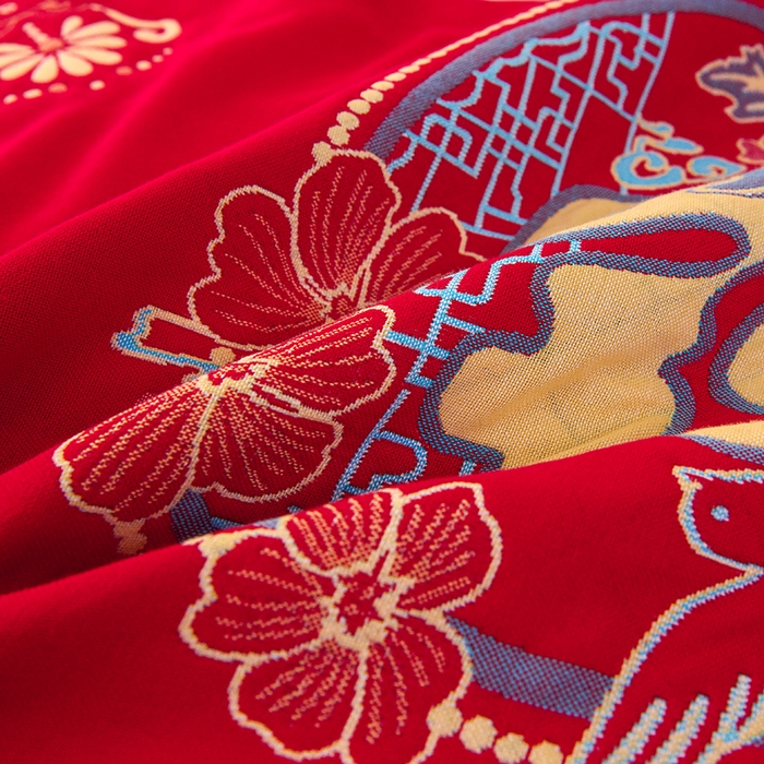 91家纺网 家纺一手货源 找家纺 悦然毛巾被 2025新款全棉三层纱大红枕巾 福映1