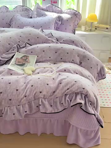 91家纺网 家纺一手货源 找家纺 梦莱斯 2025新款加厚保暖双面牛奶绒四件套-黑色花边款 心动-紫
